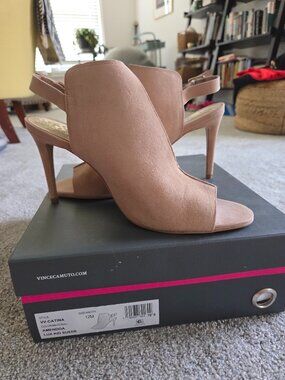 NIB Vince Camuto tan suede split heels size 12
